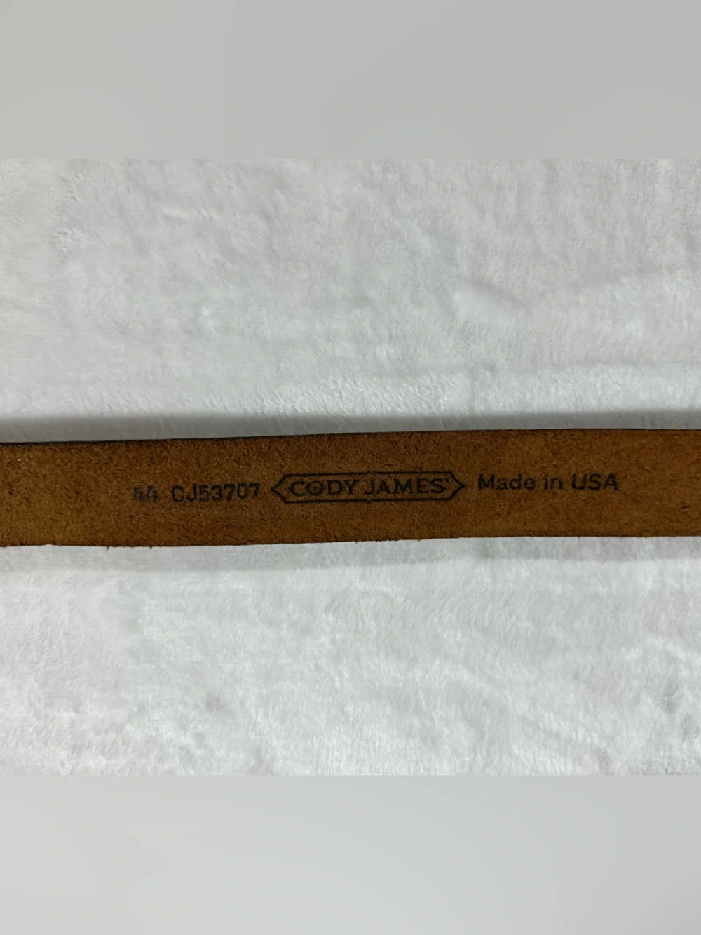Cody James Two toned Leather Belt with Silver Buckle like new condition size 44
